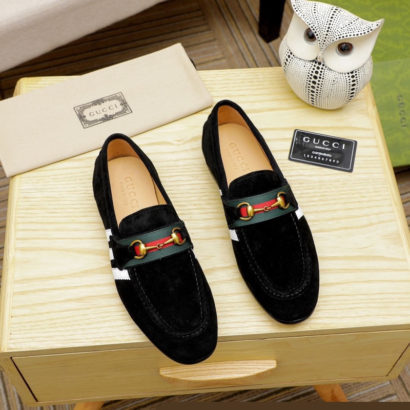 G*u*i leather shoes